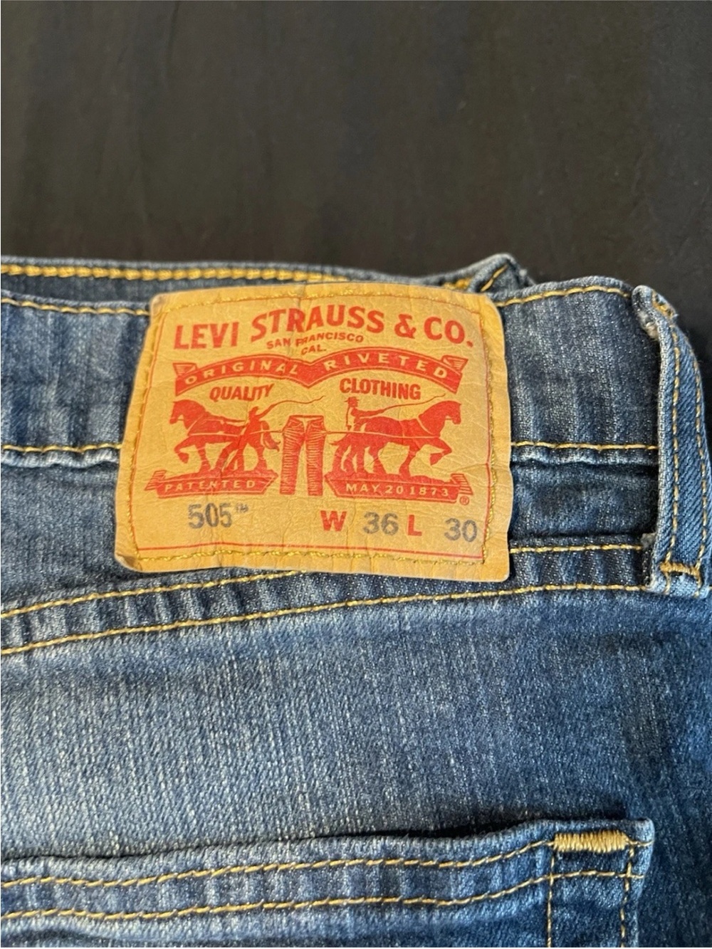 Levi's 505 Medium Wash Baggy Straight Leg Denim Jeans 36